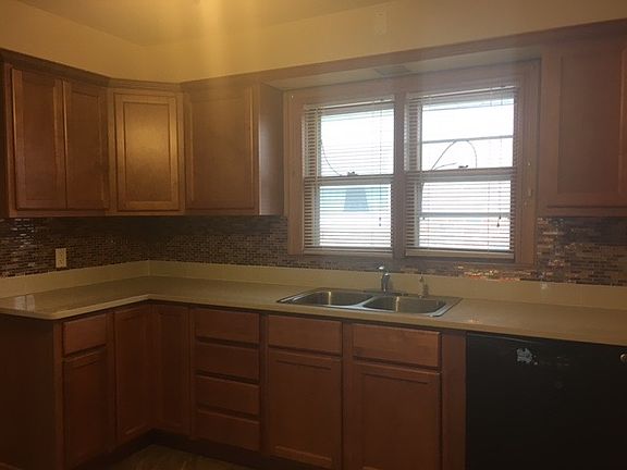 2nd image of 1861 Kensington Ave #Detached