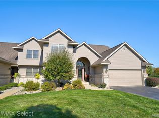 2379 Crossings Cir, Davison, MI 48423
