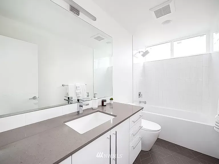 9250B 17th Ave SW — Photo 14