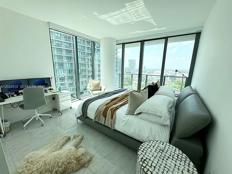 650 NE 32nd St #1901 — Photo 22