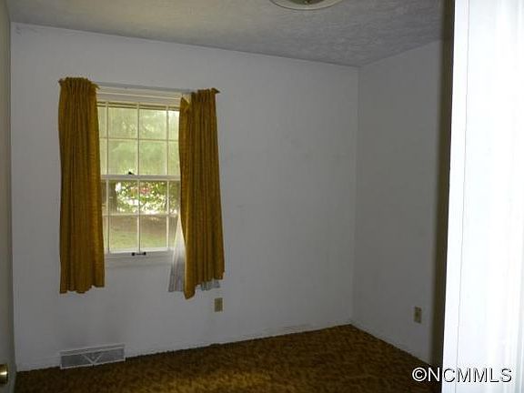 5th image of 951 Tunnel Rd