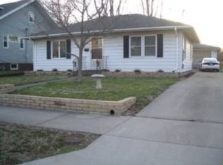 821 N 22nd St, Murphysboro, IL 62966