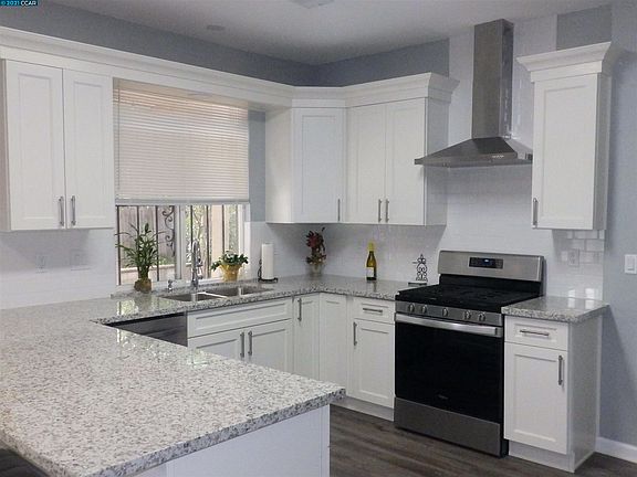 5th image of 4959 Snowberry Ln