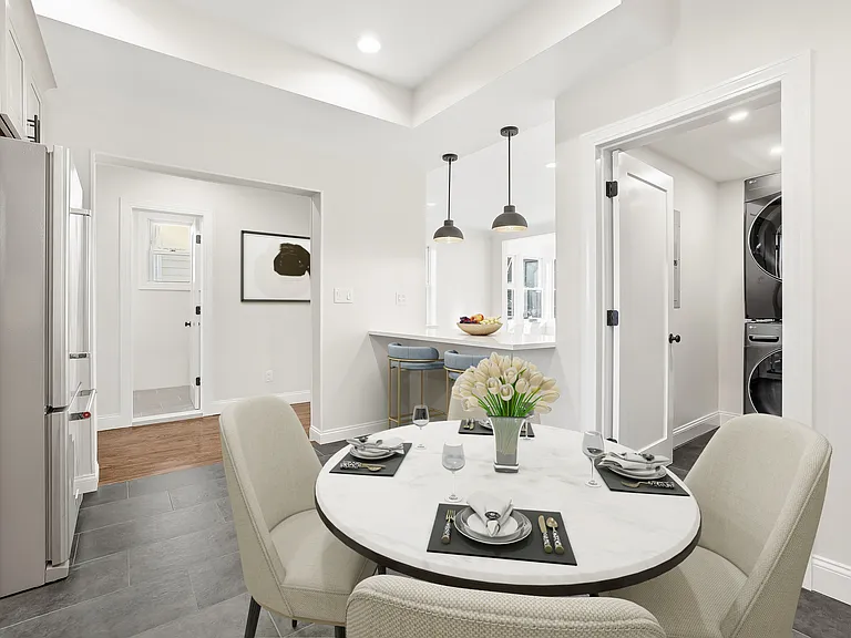15 N Ferris St #1 — Photo 1