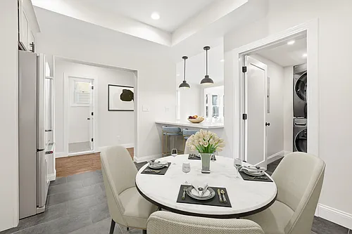 15 N Ferris St #1 Photo 1