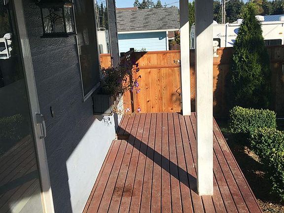 3rd image of 1025 W Fountain St