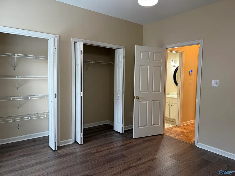 139 Canterbury Dr — Photo 20