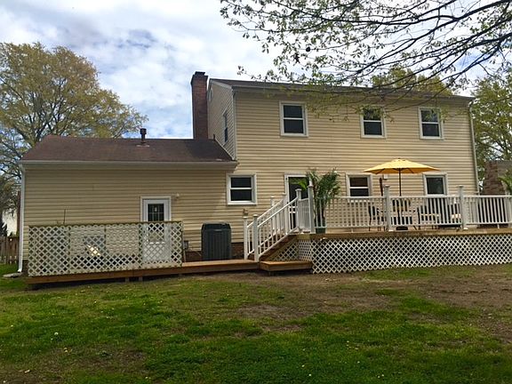 2nd image of 423 Dunham Massie Dr