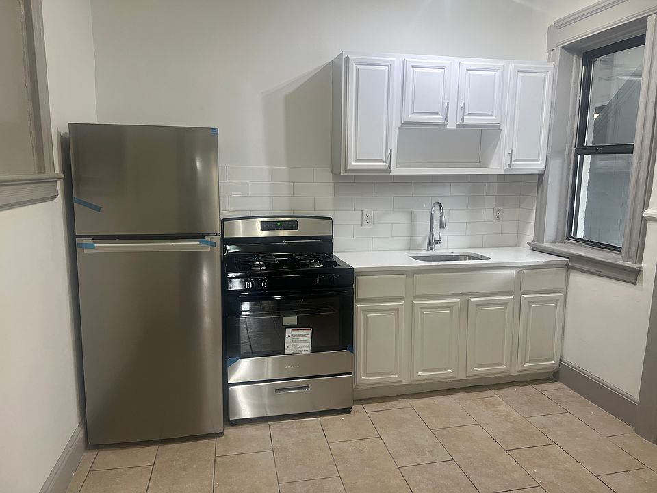 1st image of 68 N Grove St #1