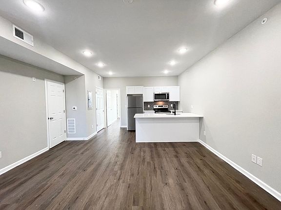 5th image of 1228 N Marshall St #3R