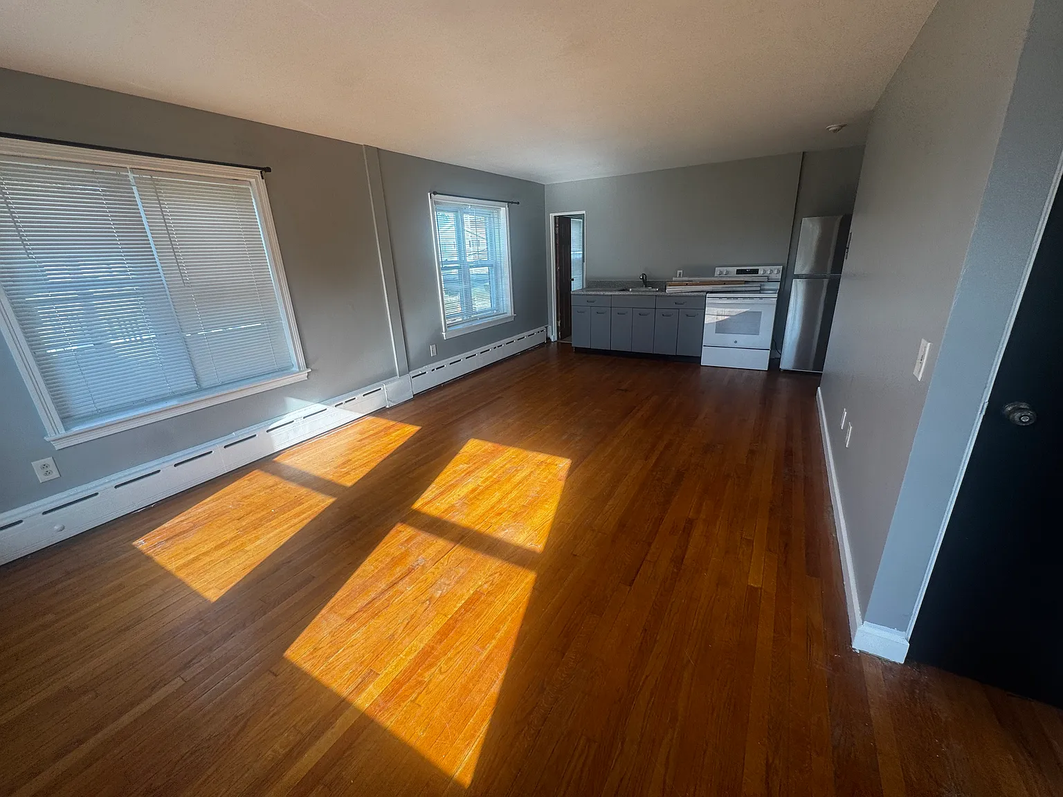 1 bed, $1,600 — Photo 2