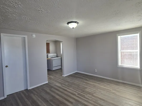 938 N Broadway Ave APT 4, Wichita, KS 67214