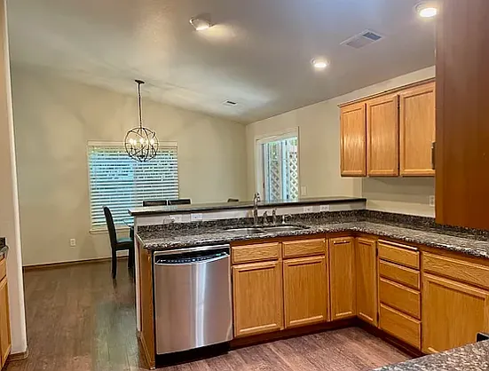 3311 Edgewater Dr — Photo 2