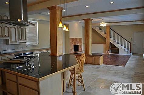 3rd image of 5631 Covehaven Dr