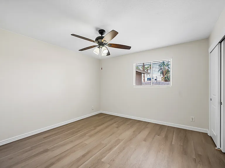 5924 W Seldon Ln — Photo 20