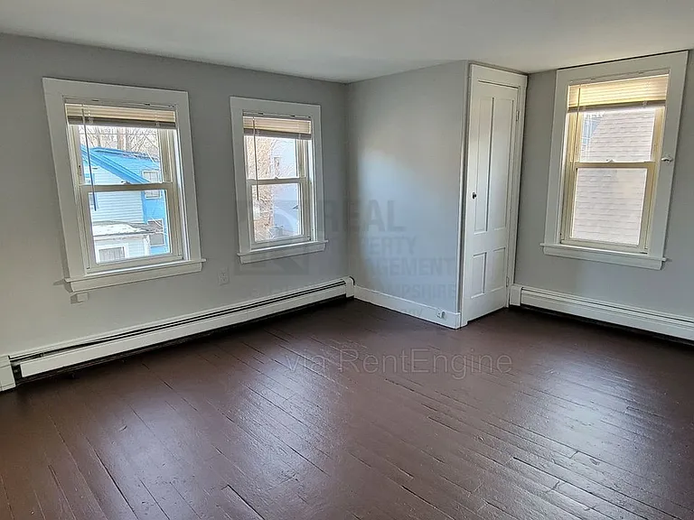 11 Maple St #A — Photo 3