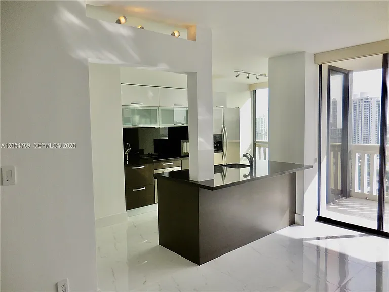 1000 Island Blvd #2308 — Photo 11