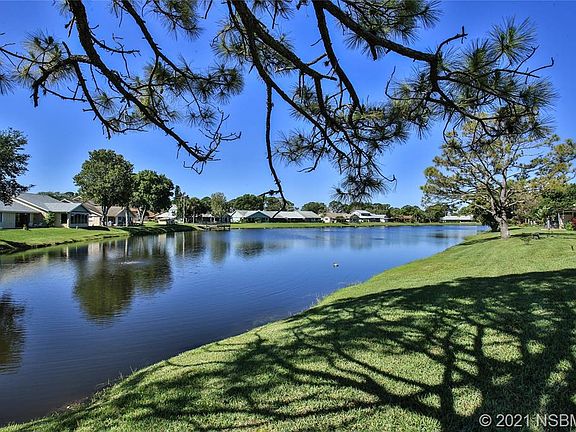 2nd image of 116 Lake Fairgreen Cir