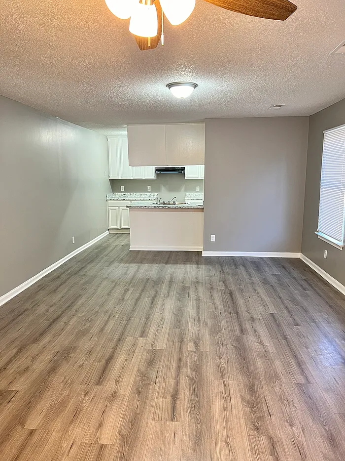 4 bed, 2.0 bath, $1,350 — Photo 3