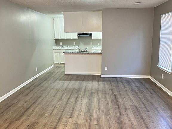 3rd image of 106 W Dison Ave