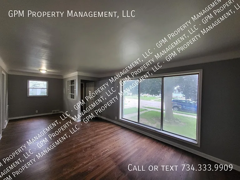 22084 Shakespeare Ave — Photo 6