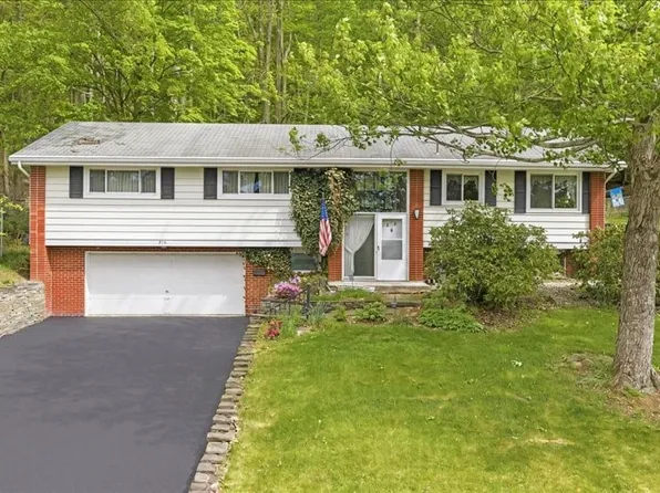 916 Chestnut Ln, Vestal, NY 13850