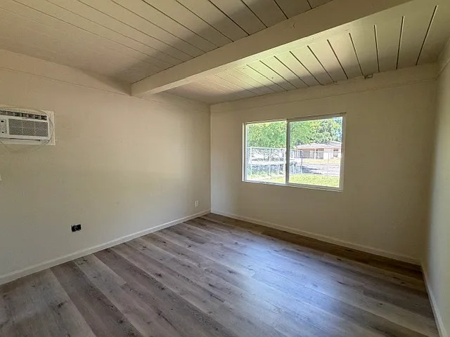 6431 N Pershing Ave — Photo 20