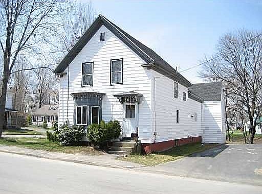 curb appeal front view!