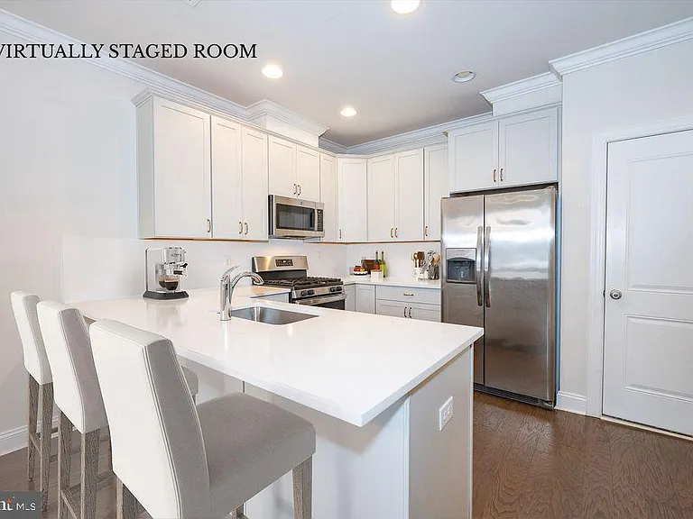 220 Charles Ellis Dr — Photo 11