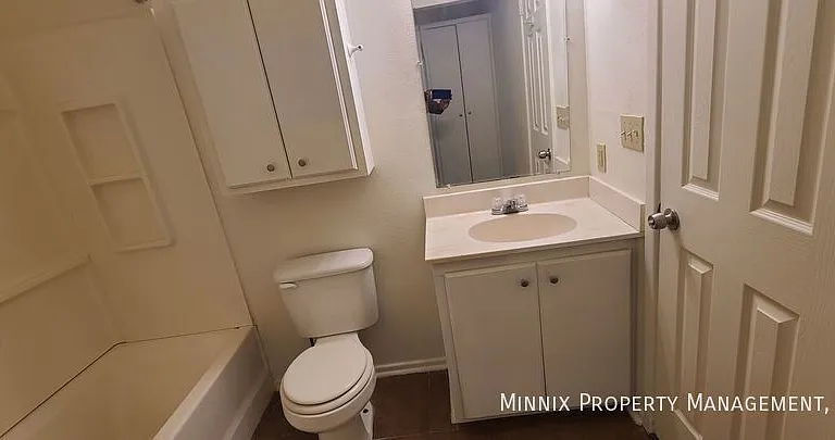 711 S Austin Ave #105 — Photo 10