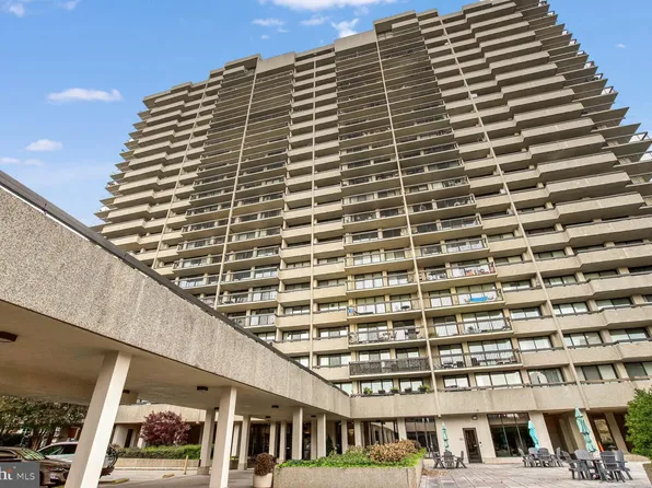 400 Madison St APT 702, Alexandria, VA 22314
