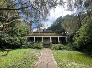 422 Hampton St, Walterboro, SC 29488