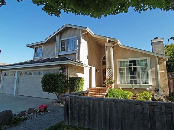 2nd image of 1552 Crestwood Dr