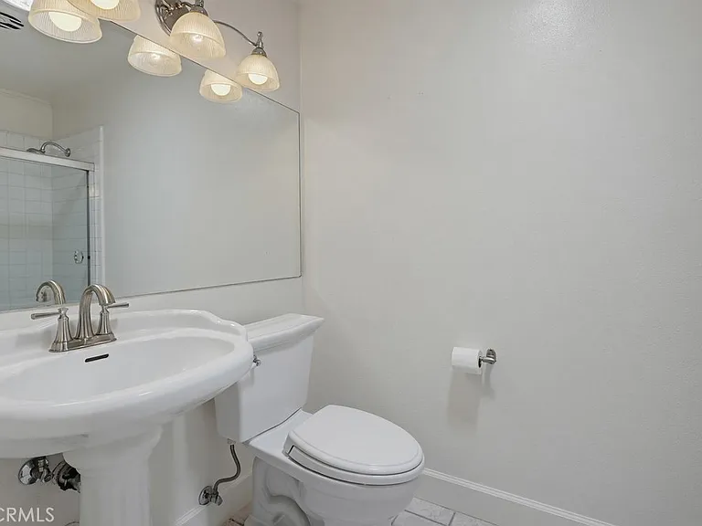 2705 E Jacaranda Ave — Photo 54