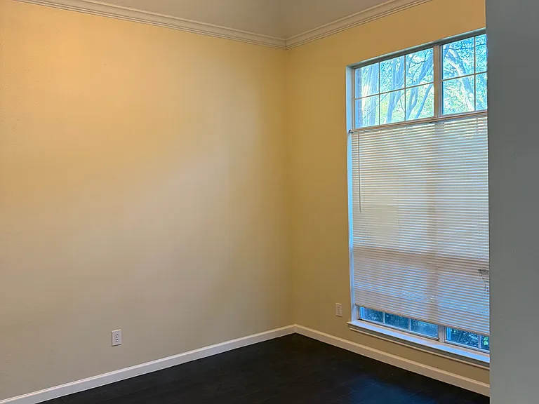 608 Herefordshire Ln — Photo 12