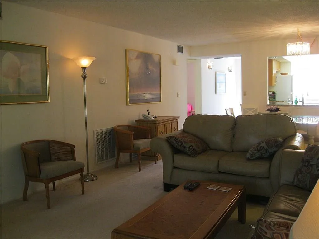 2 bed, 2.0 bath, 1182 sqft, $3,800 — Photo 4