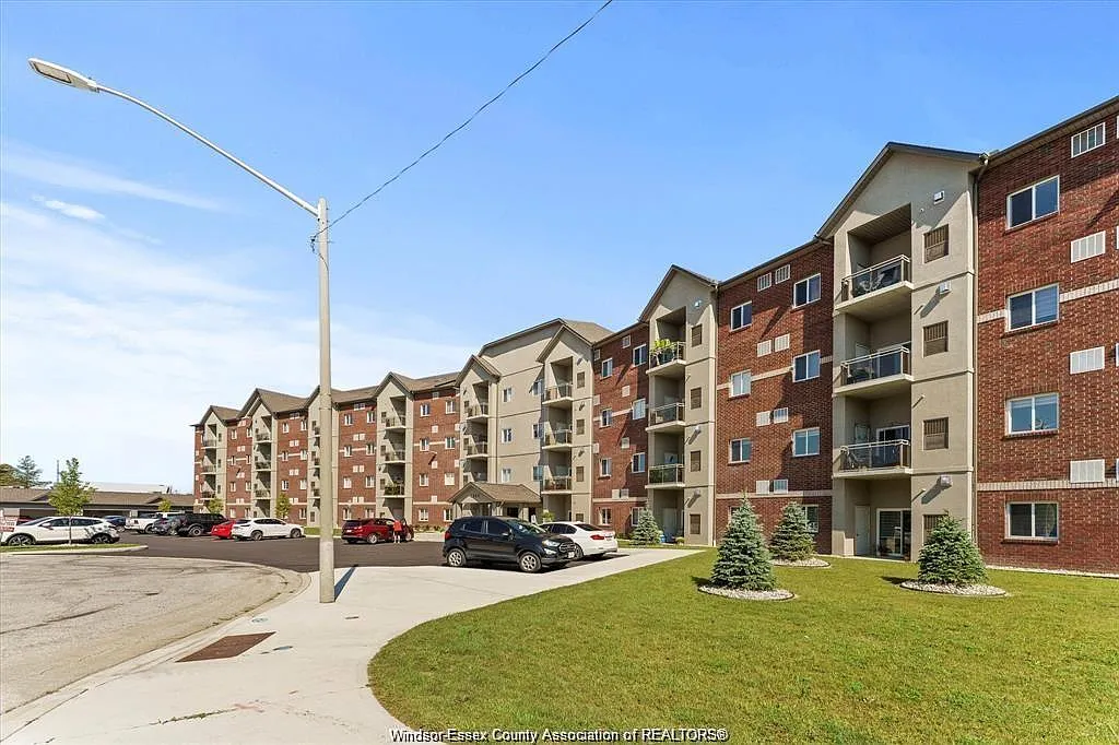 2 bed, 2.0 bath, 1350 sqft, $2,300 — Photo 1