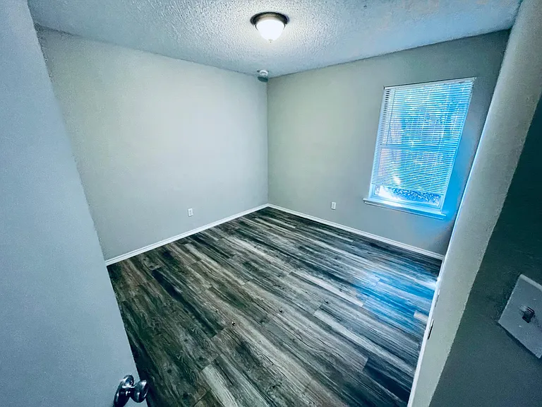 10824 Ives St — Photo 12