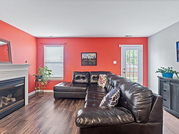 4th image of 5939 Twyckenham Dr