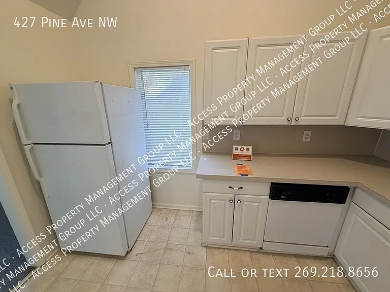 427 Pine Ave NW — Photo 14