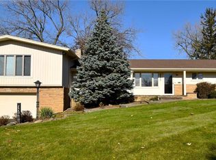 25411 Bryden Rd, Beachwood, OH 44122