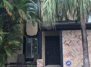 9204 NW 49th Pl, Sunrise, FL 33351