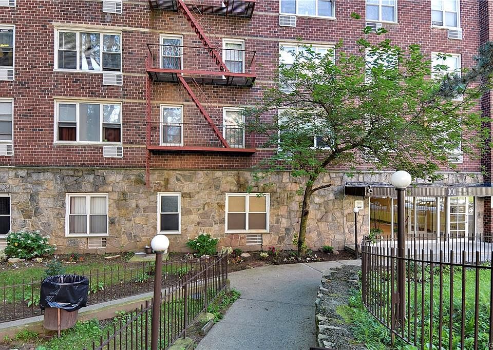 1st image of 101 Highland Ave APT 2J