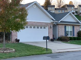 1006 Hall Valley Dr, Bridgeport, WV 26330