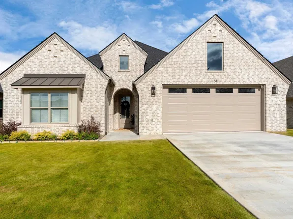 1511 Wellington Ln, Longview, TX 75605