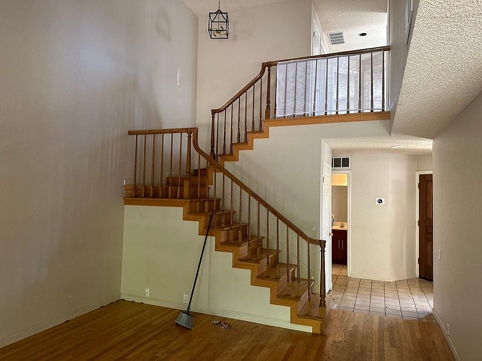 1st image of 12 Rainbow Cir