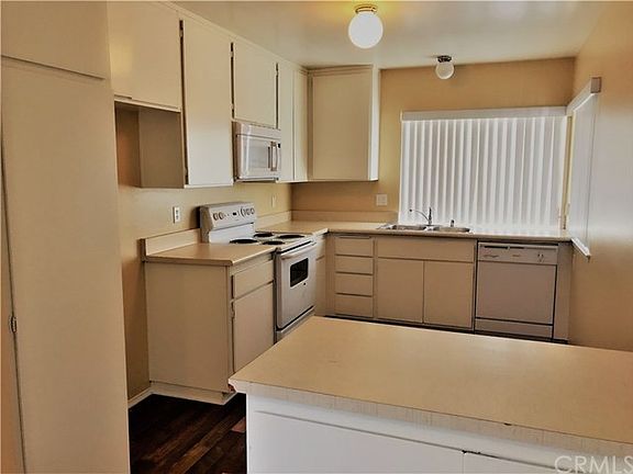 5th image of 828 Windwood Dr