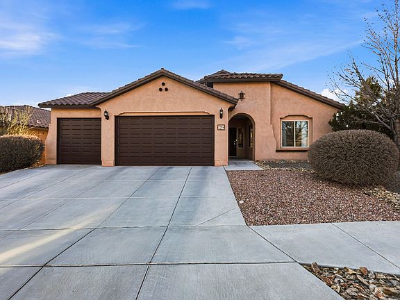 2nd image of 229 Paseo Vista Loop NE