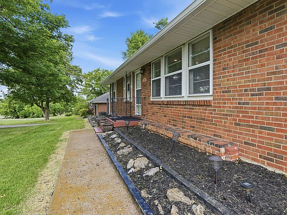 4th image of 2636 Woodberry Dr