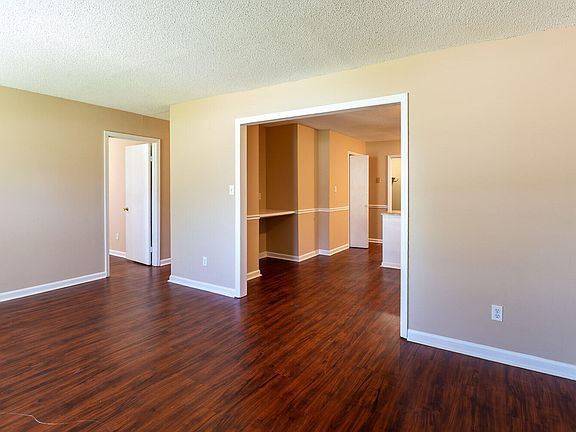5th image of 433 Evans Mill Dr Unit B